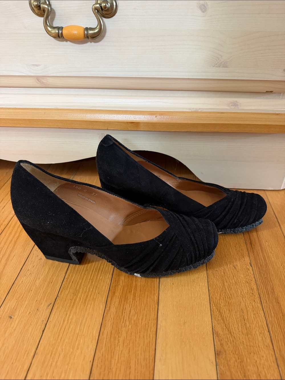 Black Suede Women's Low Heel Pumps